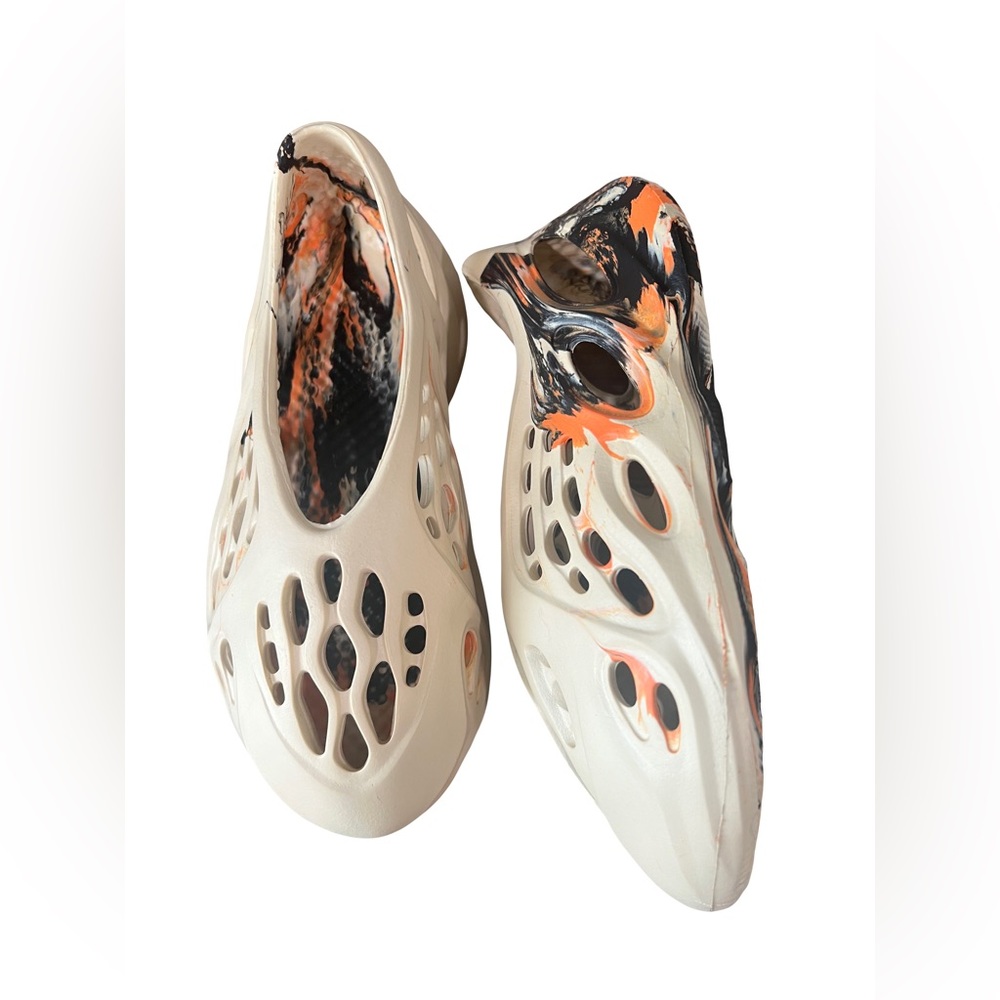 Little kid Slippers/Slides Color: CREAM COLOR